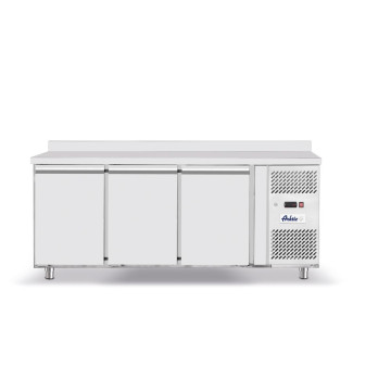 Tredørs kjøledisk Profi Line 420L, Arktic, Profi Line, GN 1/1, 420L, 230V/400W, 1795x700x(H)879mm