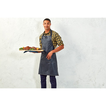 P139 Faux Leather Bib Apron Lys Brun